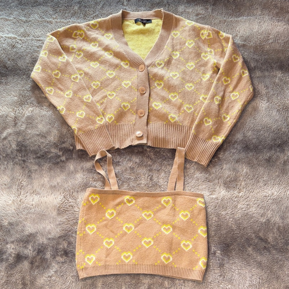 Tan & Yellow Women's Sweater Set ☀️